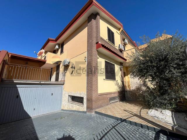 Villetta a schiera in vendita di 154 m² in Via Fausto Coppi, 37