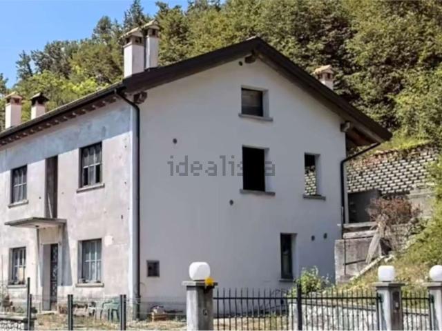 Villetta a schiera in vendita di 154 m² in Via Fadalto Alto, 205