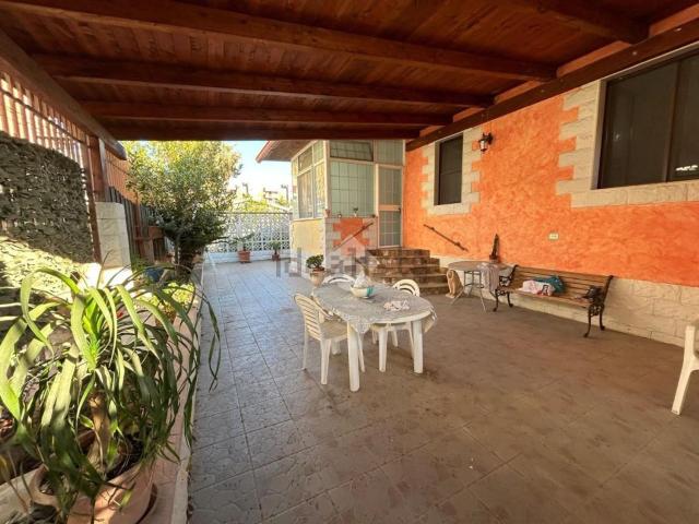 Villetta a schiera in vendita di 154 m² in Via Publio Virgilio Marone