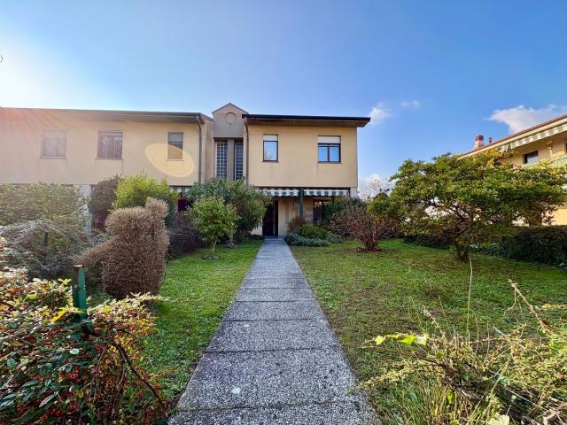 Villetta a schiera in vendita di 155 m²