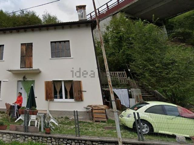 Villetta a schiera in vendita di 155 m² in Via Fadalto Alto, 205