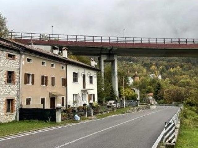 Villetta a schiera in vendita di 155 m² in Via Fadalto Alto, 205