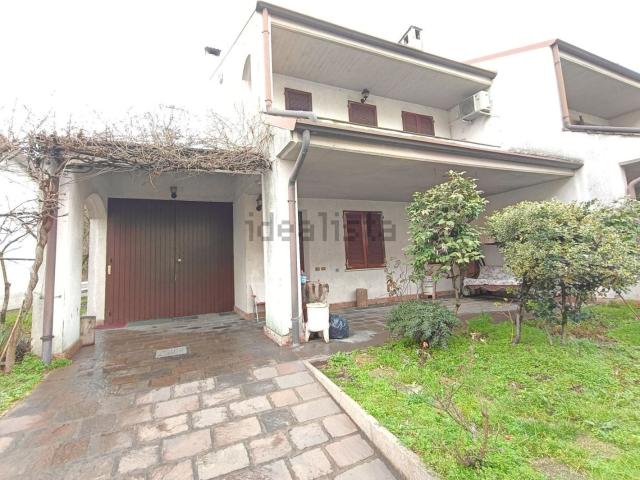 Villetta a schiera in vendita di 155 m² in Via Solomos Dionisio, 32