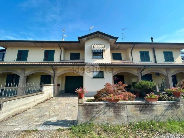 Villetta a schiera in vendita di 155 m² in Via Santissima Trinita, 14