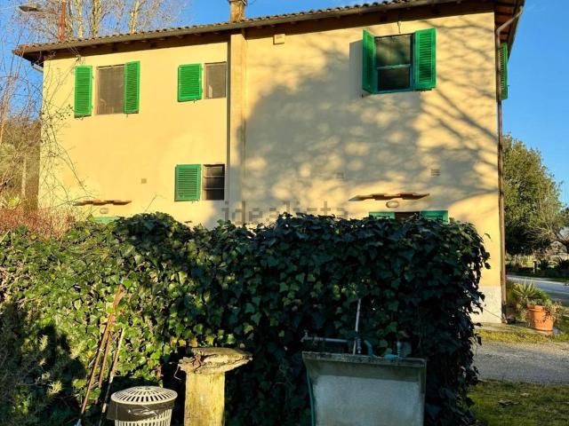 Villetta a schiera in vendita di 155 m² in Via Provinciale Pisana Gavena
