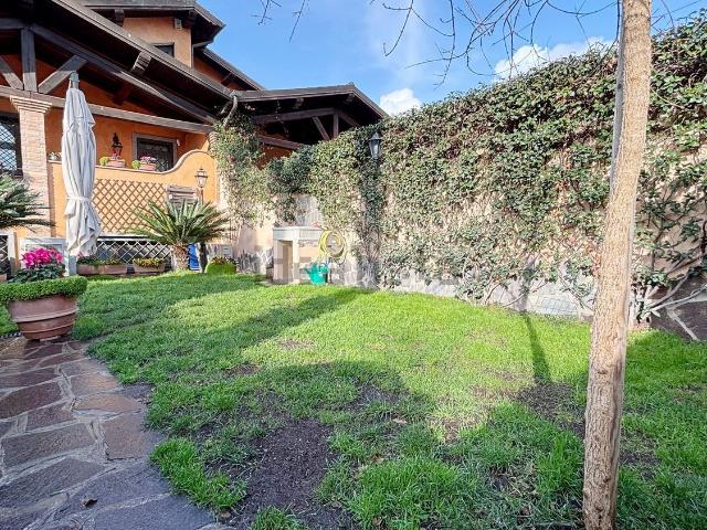 Villetta a schiera in vendita di 155 m² in Via Victor de Sabata, 15