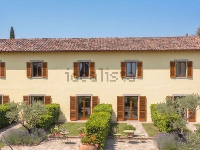 Villetta a schiera in vendita di 155 m² in Strada Cassia Sud