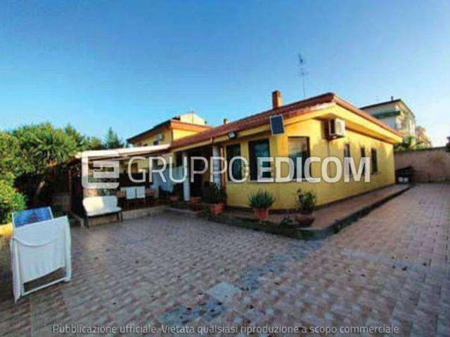 Villetta a schiera in vendita di 156 m² in Via Alaska, 3