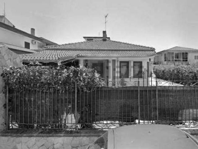 Villetta a schiera in vendita di 156 m² in Via Alaska, 3