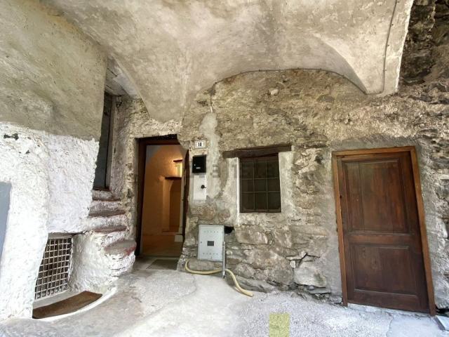 Villetta a schiera in vendita di 156 m² in Via Dossi