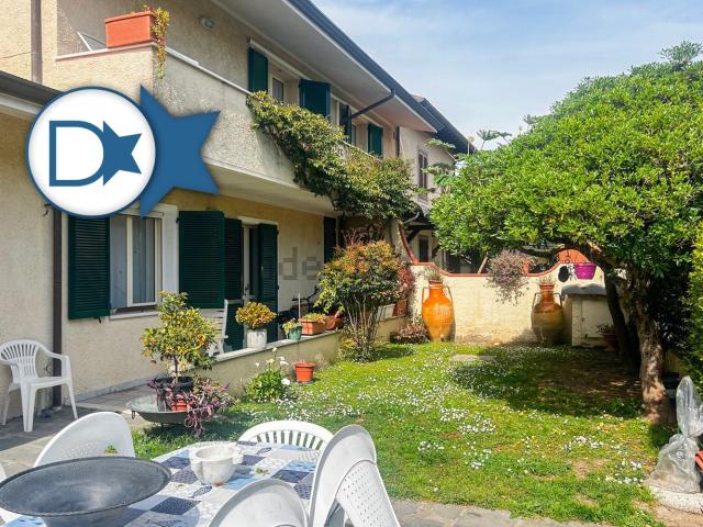 Villetta a schiera in vendita di 156 m² in Via Francesco Carrara, 42