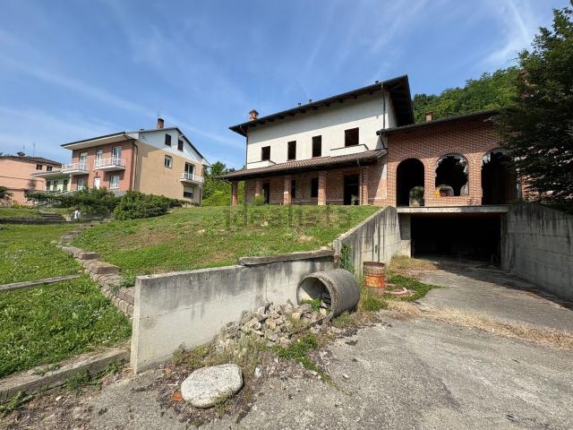 Villetta a schiera in vendita di 156 m² in Frazione San Pietro, 10