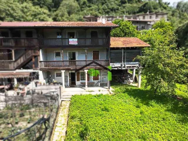 Villetta a schiera in vendita di 156 m² in Località Celante, 48