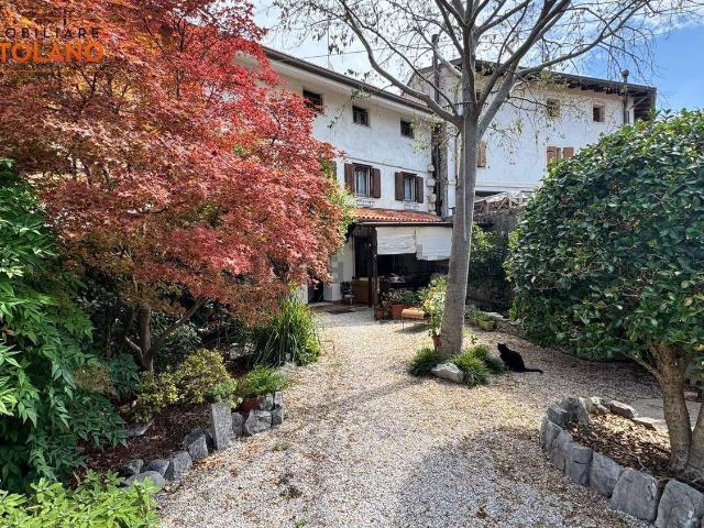 Villetta a schiera in vendita di 156 m² in Salita Ottone Pecorari