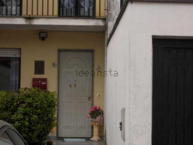 Villetta a schiera in vendita di 158 m² in Via Aldo Moro, 8