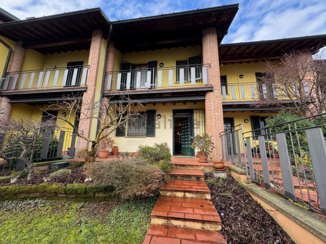 Villetta a schiera in vendita di 158 m² in Via Desti