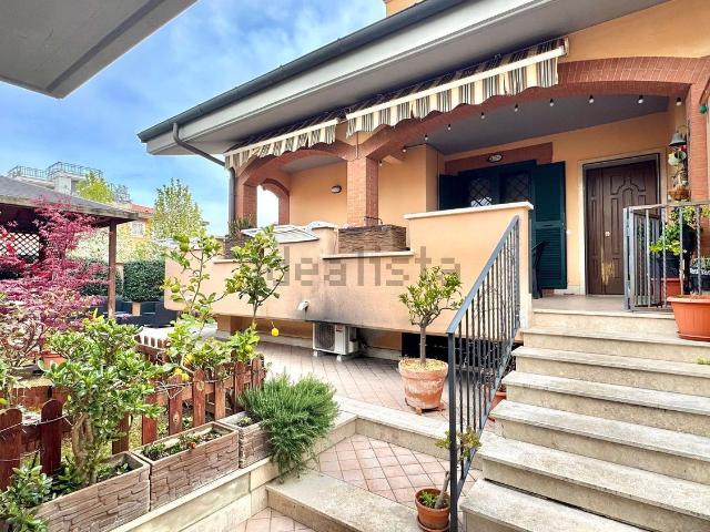 Villetta a schiera in vendita di 158 m² in Via Fratelli Wright