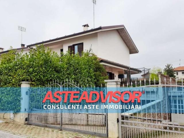 Villetta a schiera in vendita di 158 m² in Via Monte Matto, 13