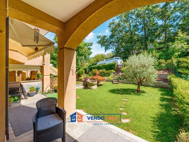 Villetta a schiera in vendita di 158 m² in Corso Laghi, 81