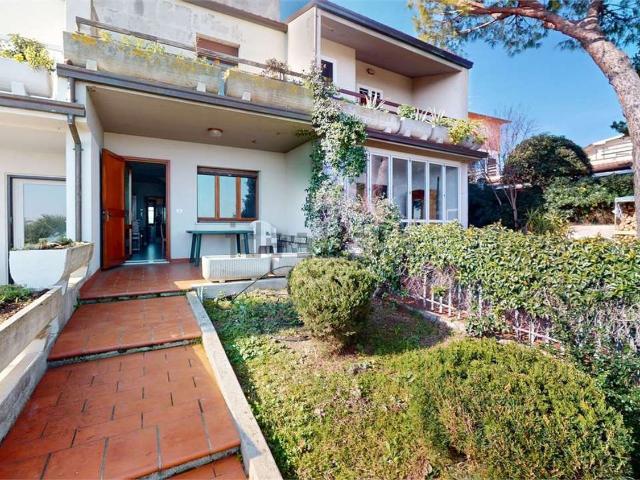 Villetta a schiera in vendita di 160 m² in Via Belvedere