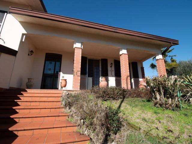 Villetta a schiera in vendita di 160 m² in Via Camillo Benso Conte di Cavour, 19
