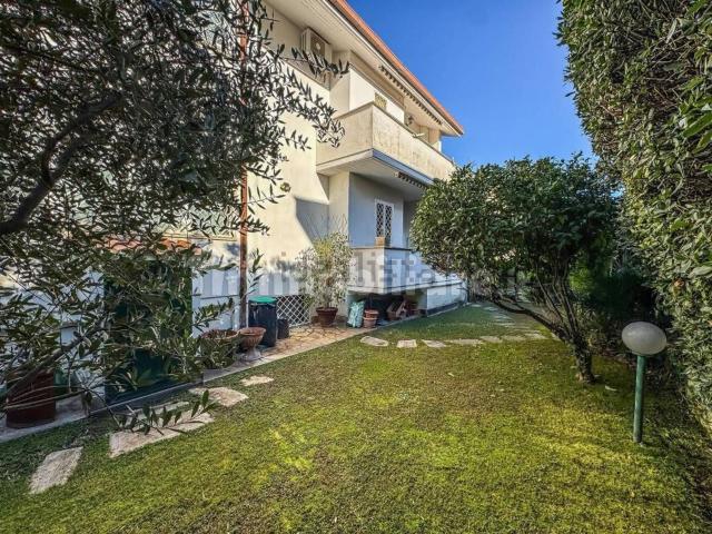 Villetta a schiera in vendita di 160 m² in Via Capo Boi, 14