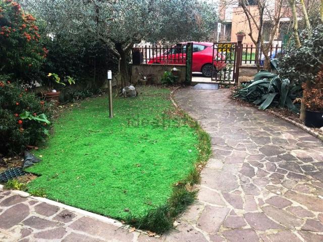 Villetta a schiera in vendita di 160 m² in Via CASA OLIVO