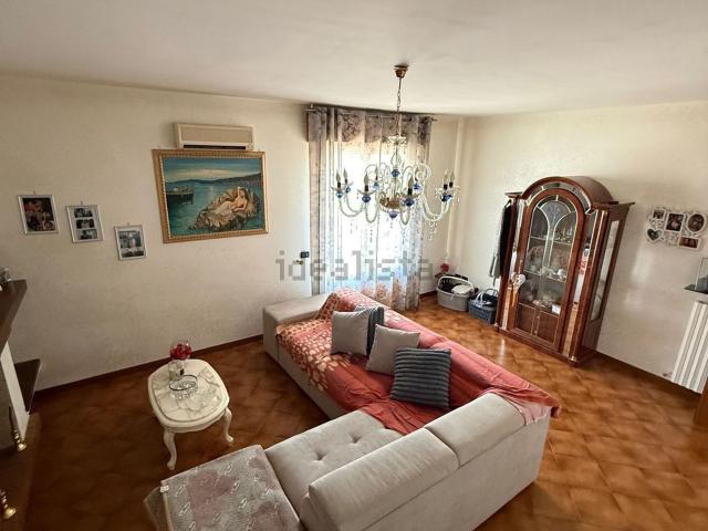 Villetta a schiera in vendita di 160 m² in Via Ampere/, 1