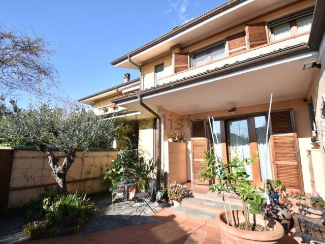 Villetta a schiera in vendita di 160 m² in Via Andreotti