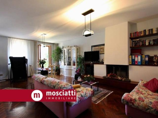 Villetta a schiera in vendita di 160 m² in Via Aldo Moro, 9
