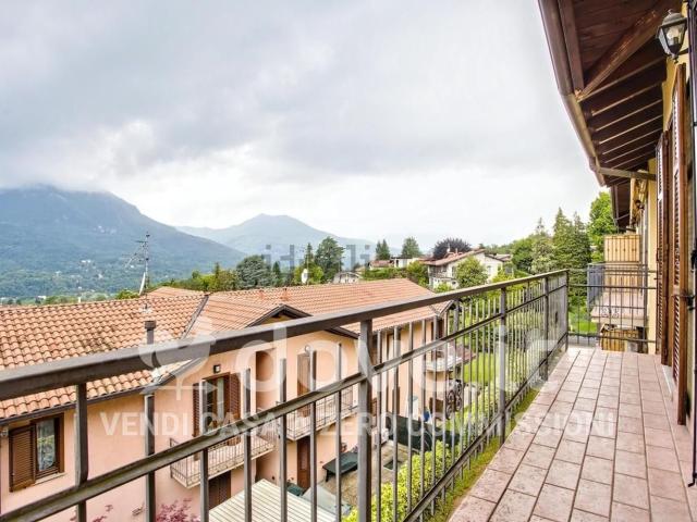 Villetta a schiera in vendita di 160 m² in Via Giacomo Leopardi, 10
