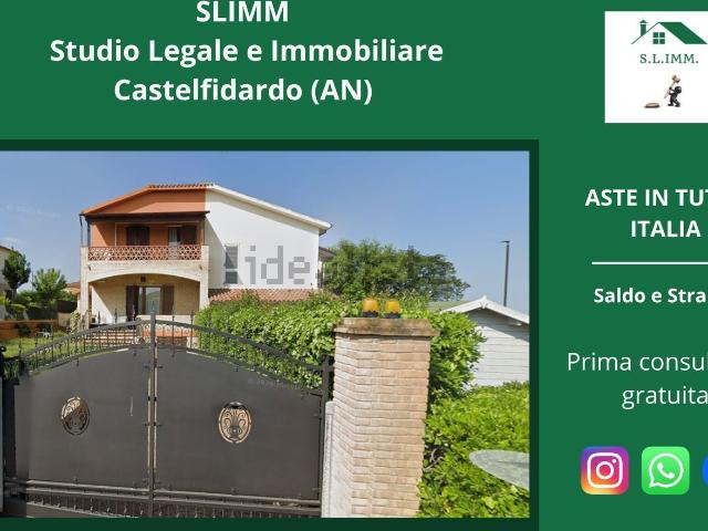 Villetta a schiera in vendita di 160 m² in Via degli Oleandri, 14