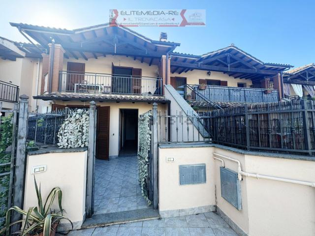 Villetta a schiera in vendita di 160 m² in Via dei Tigli, 8