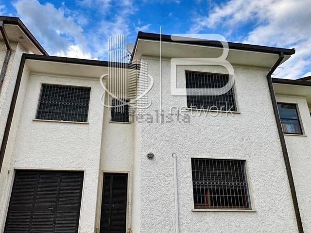 Villetta a schiera in vendita di 160 m² in Via dell&apos Argine, 28