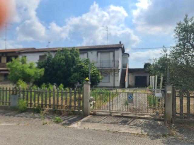 Villetta a schiera in vendita di 160 m² in Via della Repubblica, 77