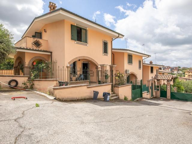 Villetta a schiera in vendita di 160 m² in Via della Torre