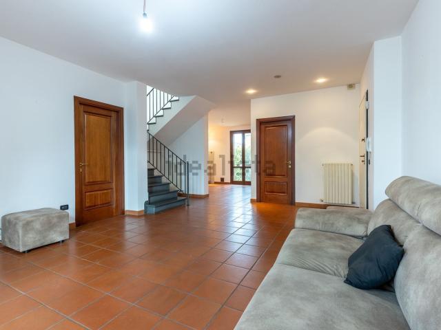 Villetta a schiera in vendita di 160 m² in Via delle Caravelle, 56021