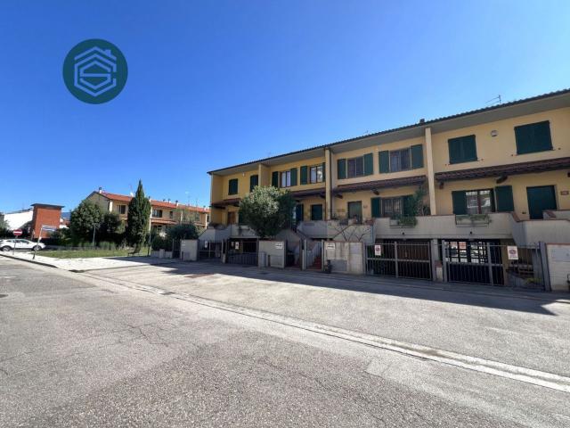 Villetta a schiera in vendita di 160 m² in Via delle Betulle, 181