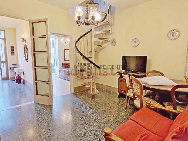 Villetta a schiera in vendita di 160 m² in Via Flavio Gioia