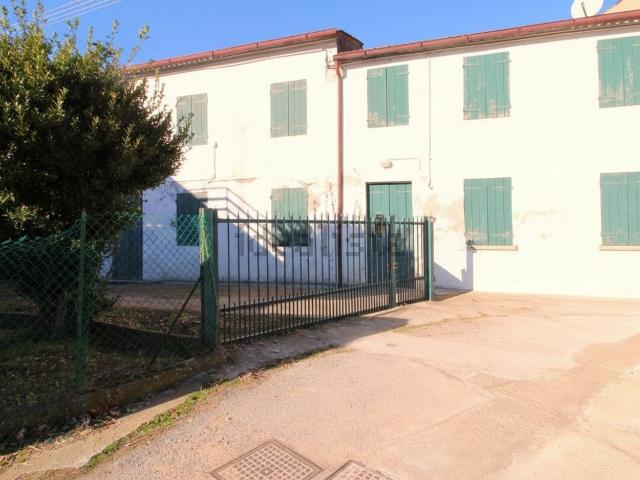 Villetta a schiera in vendita di 160 m² in Via Motta, 2