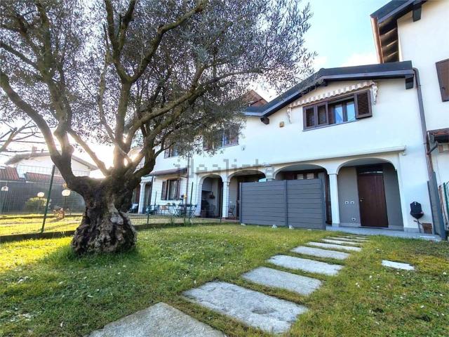 Villetta a schiera in vendita di 160 m² in Via Monte Rosa