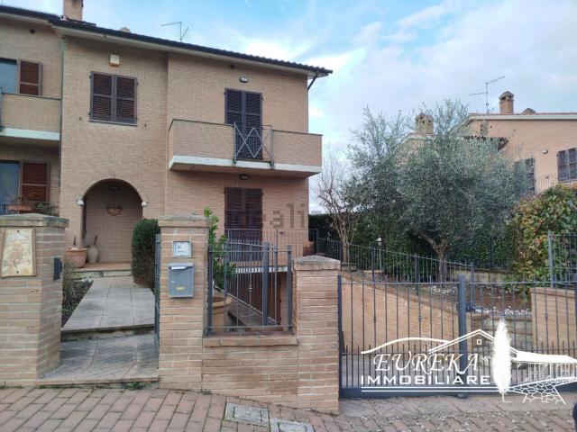Villetta a schiera in vendita di 160 m² in Via Manni
