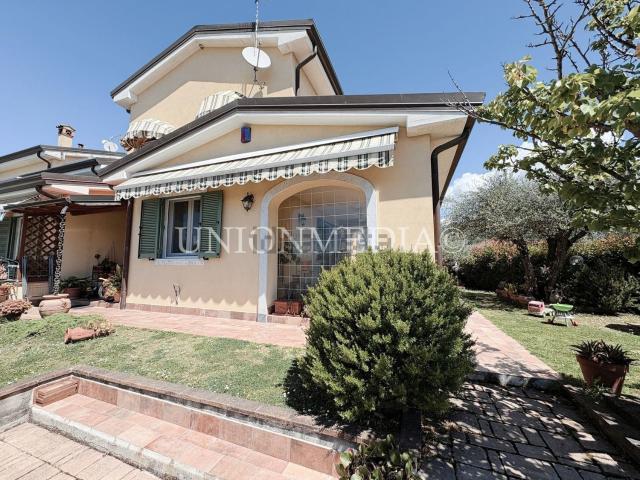 Villetta a schiera in vendita di 160 m² in Via Palvotrisia