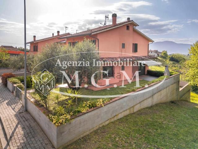 Villetta a schiera in vendita di 160 m² in Via Pregiuntino