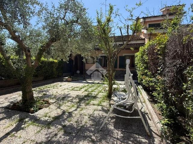 Villetta a schiera in vendita di 160 m² in Via Provinciale Capena