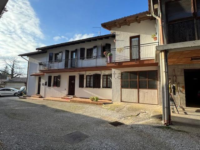 Villetta a schiera in vendita di 160 m² in Via Russoledo