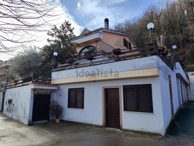 Villetta a schiera in vendita di 160 m² in Via Vecchia di Velletri, 8