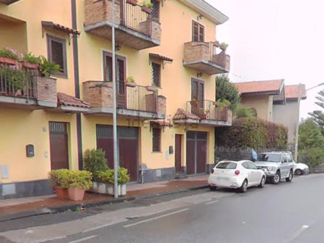 Villetta a schiera in vendita di 160 m² in Via Zafferana Milo, 2