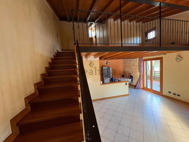 Villetta a schiera in vendita di 160 m² in Viale Liberta&apos