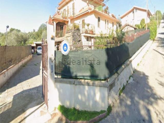 Villetta a schiera in vendita di 161 m² in Viale Stefano Candura, 95